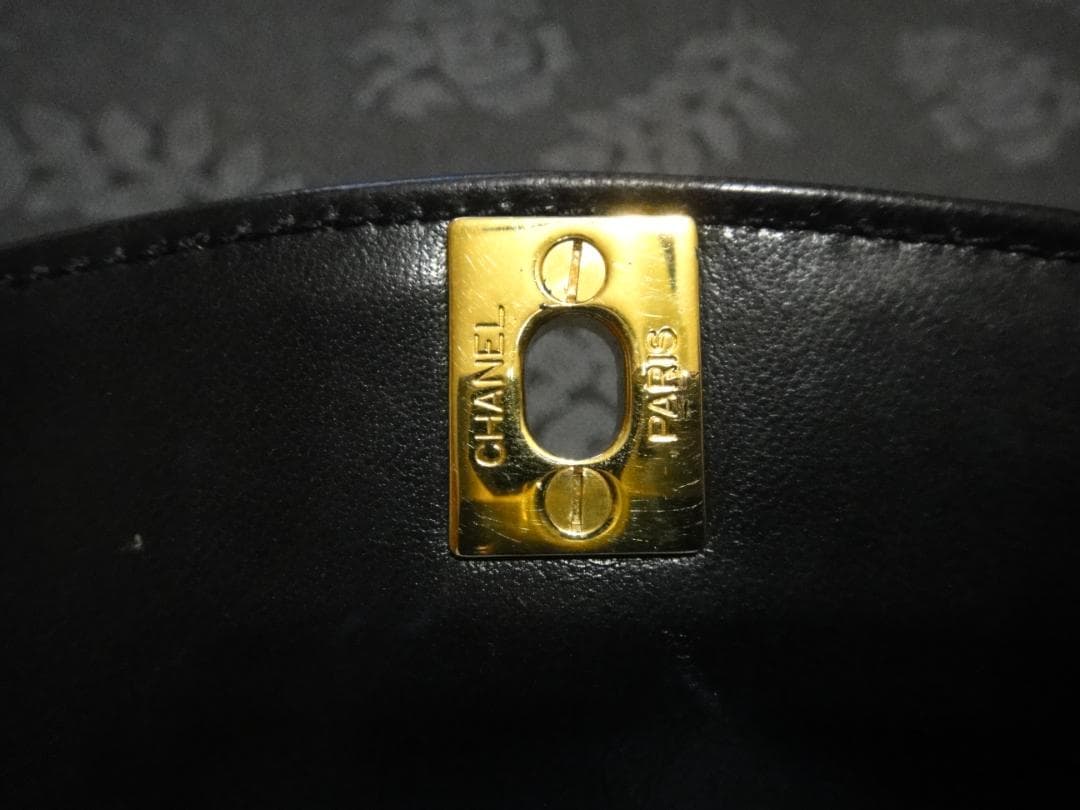 シャネル マトラッセ ココマーク ターンロック トップハンドル ラムスキン