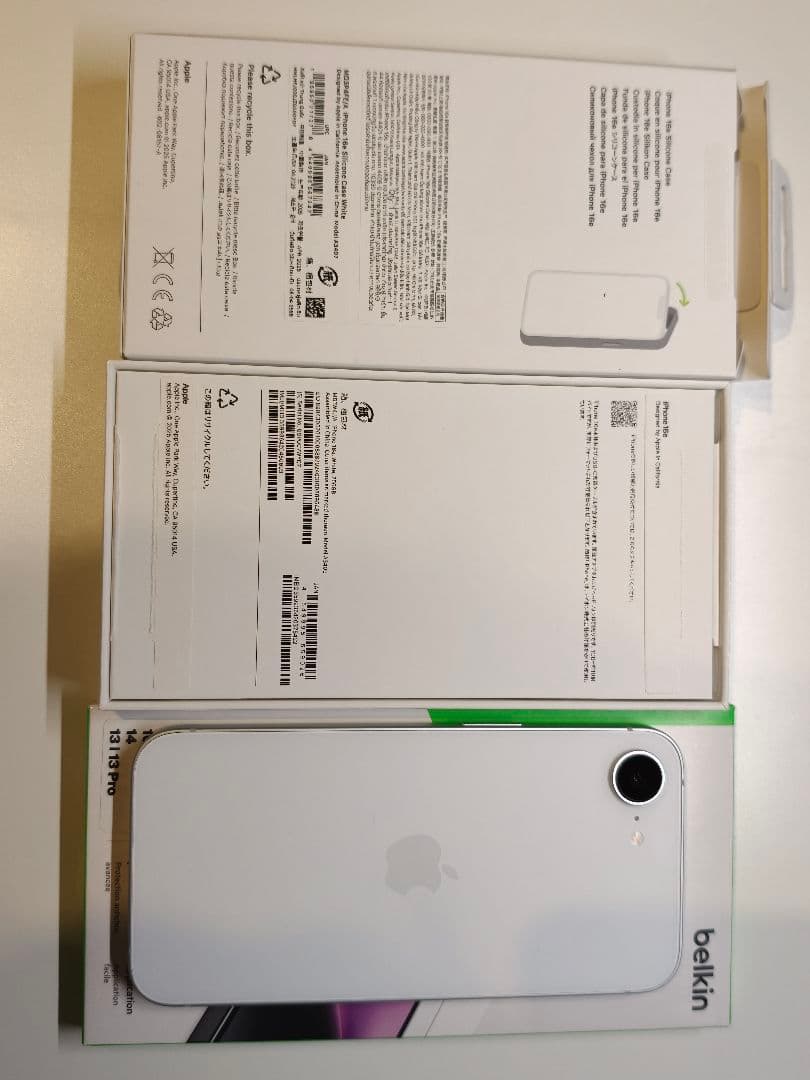 【美品】iPhone 16e 256GB 純正ケース＆Belkinフィルム