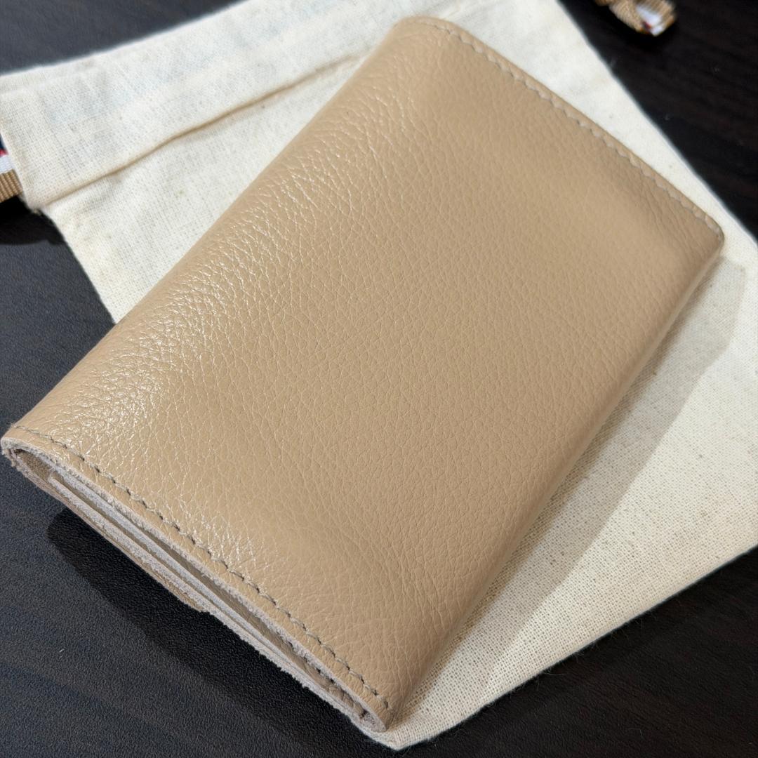 【新品未使用】イルビゾンテ 名刺入れ カードケース カフェラテ