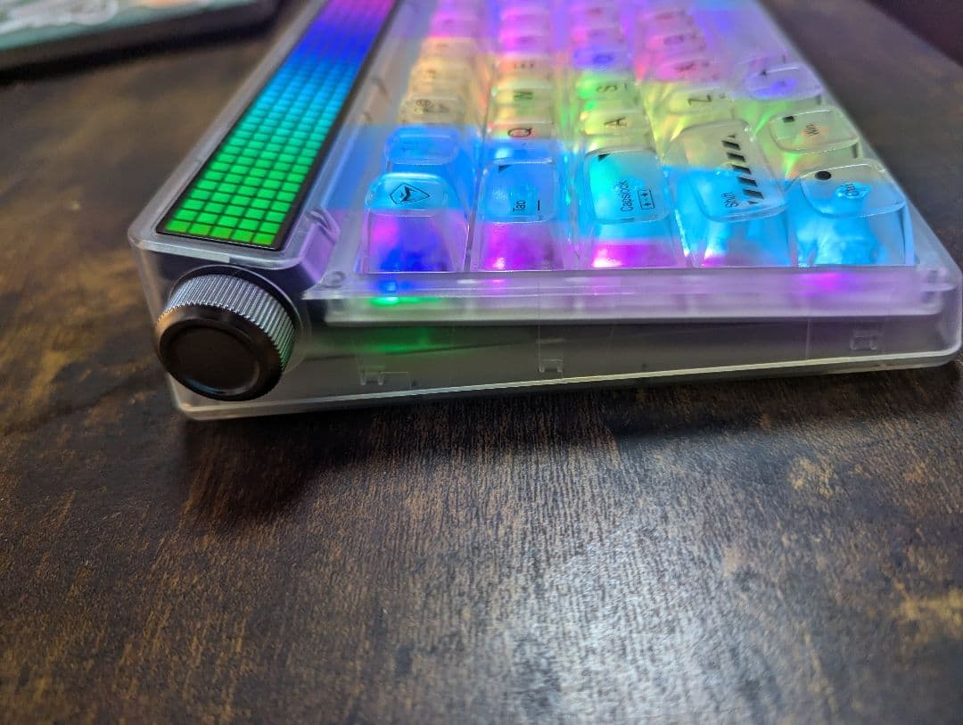 RGBメカニカルキーボード (MACHENIKE KT68 PRO)