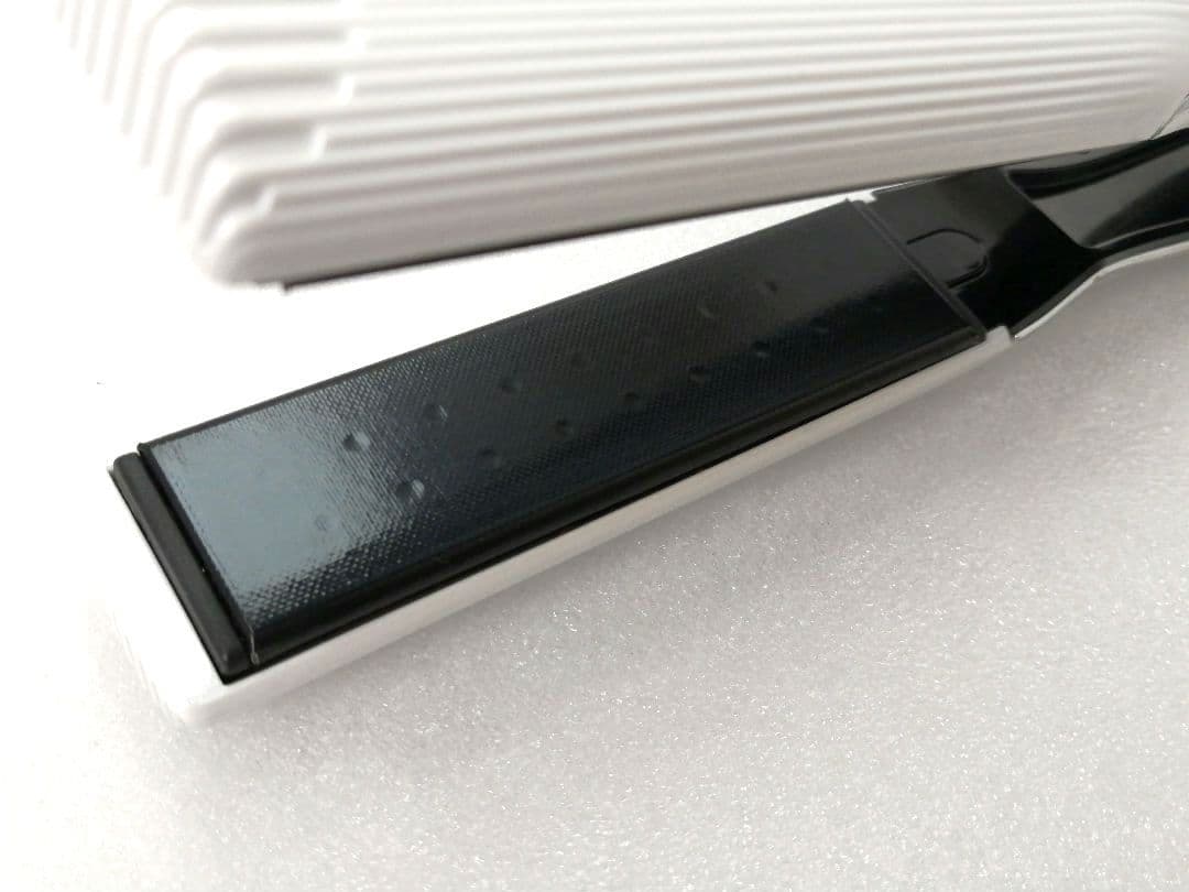 正規品リファ ビューテック ストレートアイロン 22年製 056