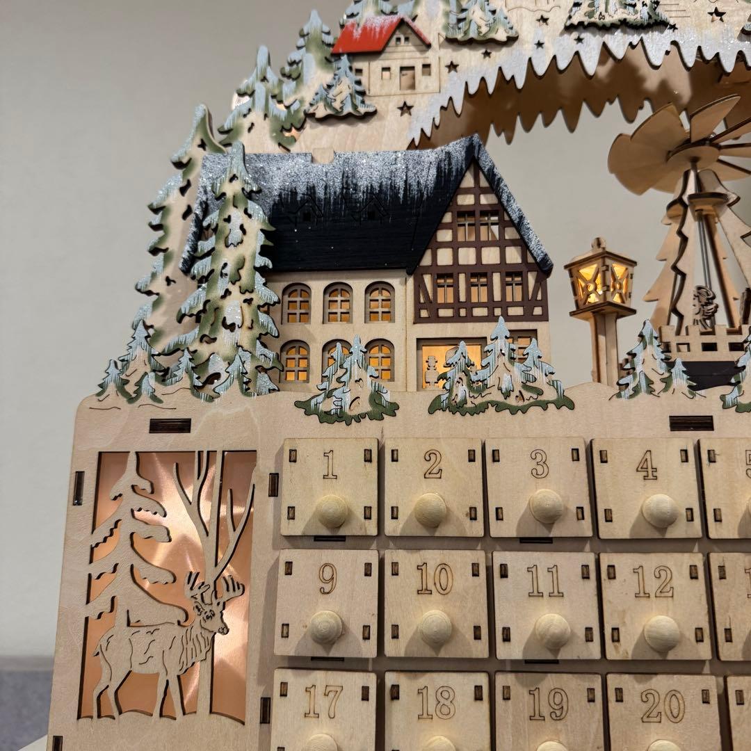 新品 クリスマス デコレーショングッズ 木製 アドベントカレンダー LEDライト