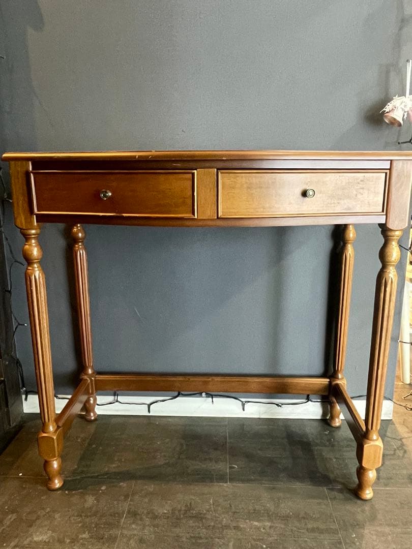 美しいデザインと上質な質感　アンティーク　コンソールテーブル