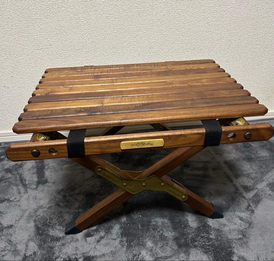 Noras サイドテーブル　ウォールナット　真鍮金具