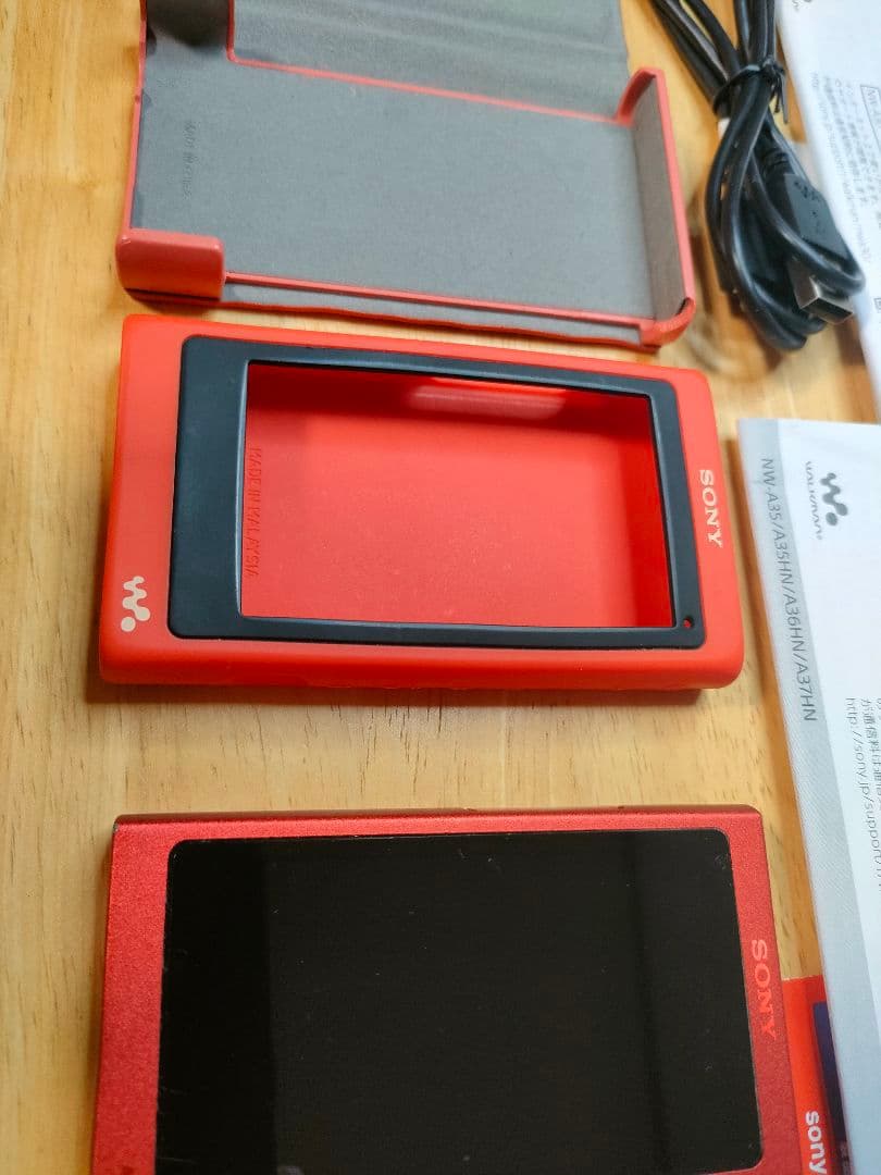 WALKMAN NW-A36（バッテリー、ディスプレイ良好）ケース2つ付き