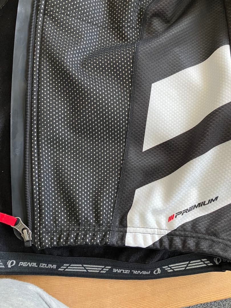 パールイズミ プレミアムウィンドブレークジャケットLサイズ