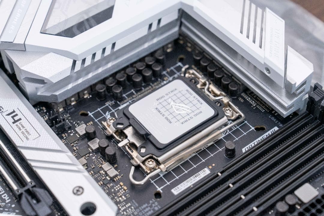 マザーボード ASUS ROG STRIX Z690-A GAMING WIFI D4