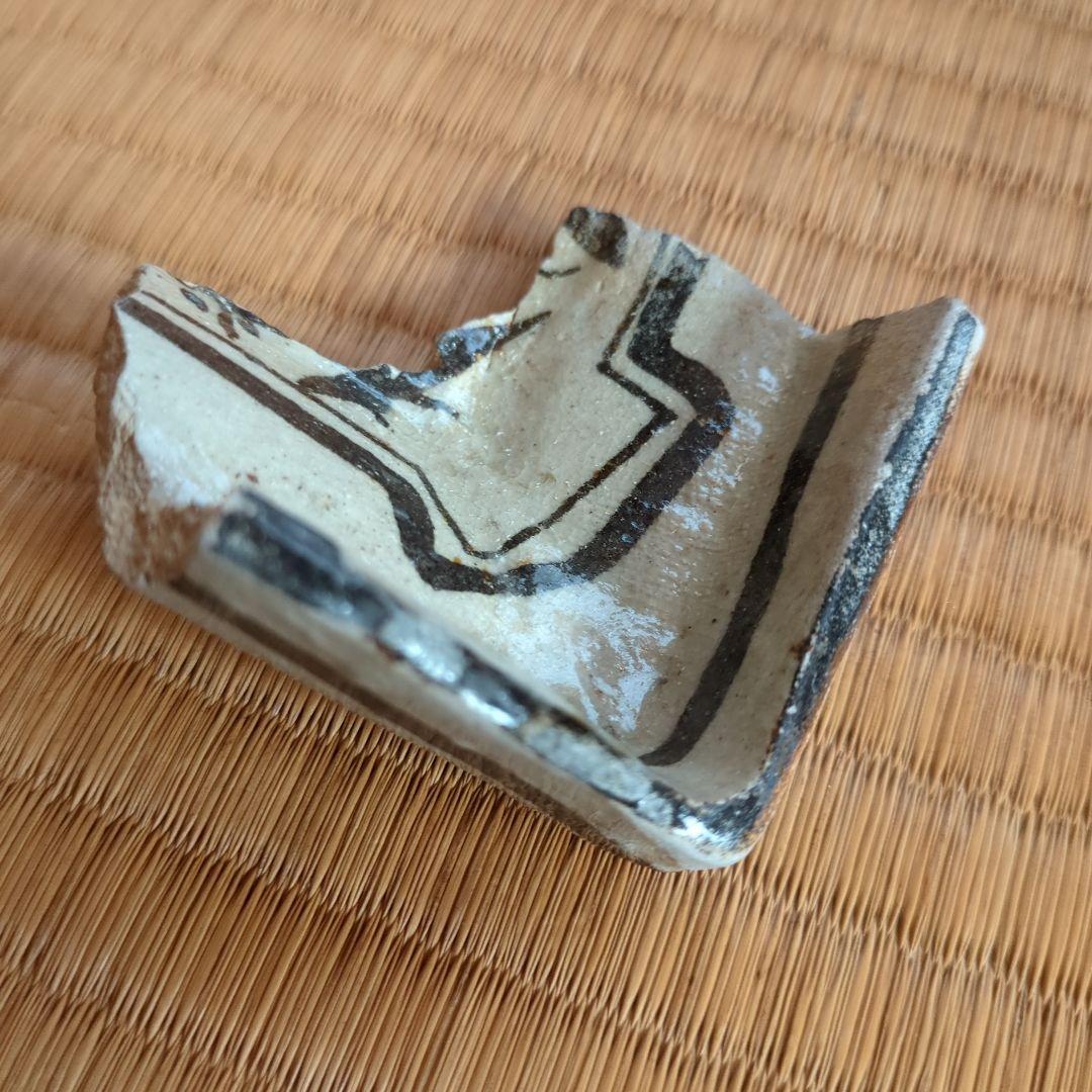 幾何学模様の陶器の破片　織部焼　織部　美濃　骨董品　古美術　志野