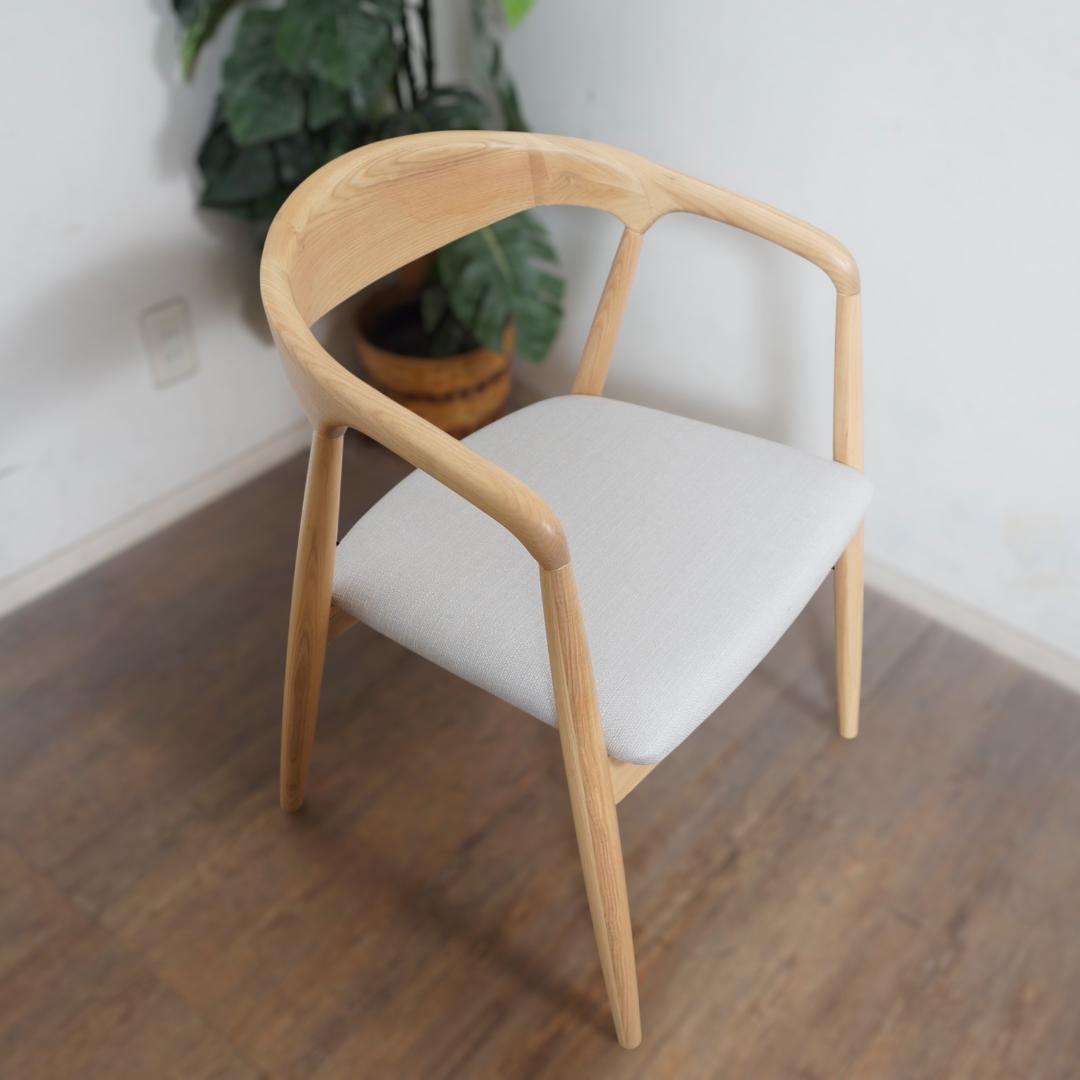 【新品】おしゃれ　曲木 ダイニングチェア 肘掛け付き　アッシュ無垢材