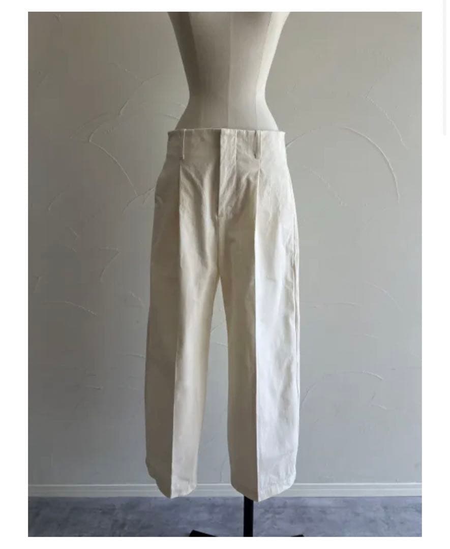 【てん】【新品】JULYNINE チノパン/アッシュホワイト　Ｍサイズ