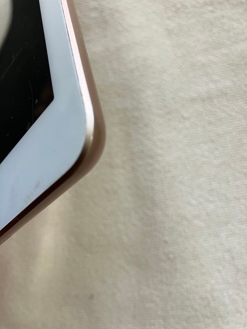 iPad 第6世代　Wi-Fiモデル　ゴールド　128GB 本体のみ