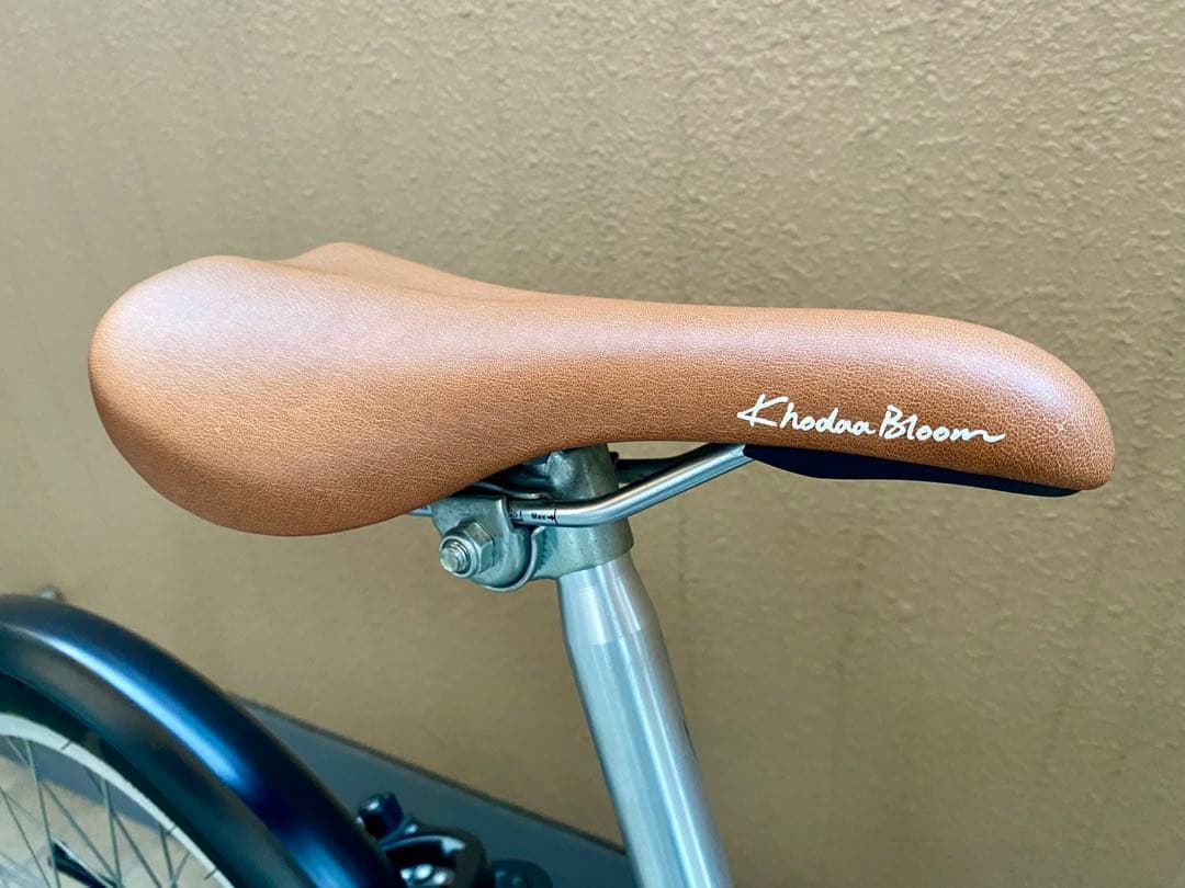 直接引き渡しコーダーブルーム　asson J20ホワイト。名古屋市栄