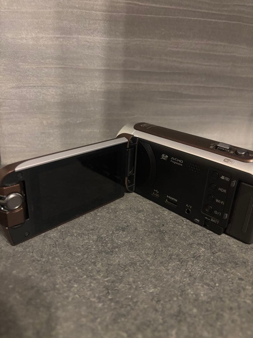 すく発送　極美品Panasonic HC-W590M ビデオカメラ