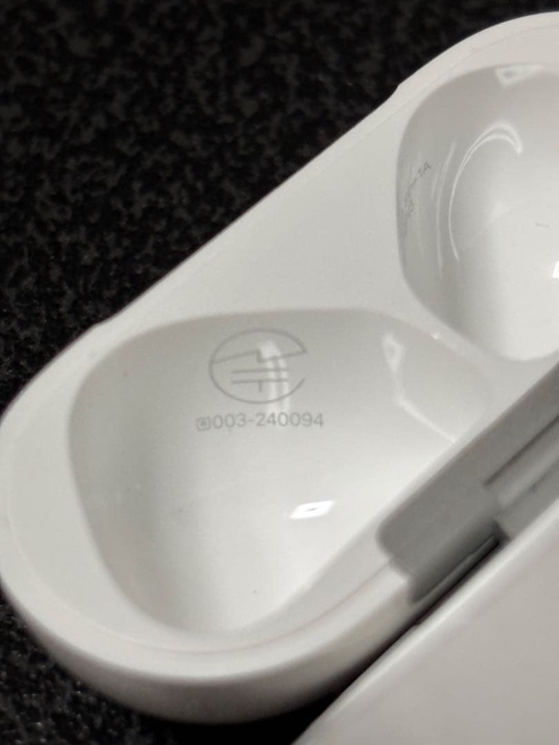 AirPods4(ノイズキャンセリング有り)本体 ホワイト、左耳のみ