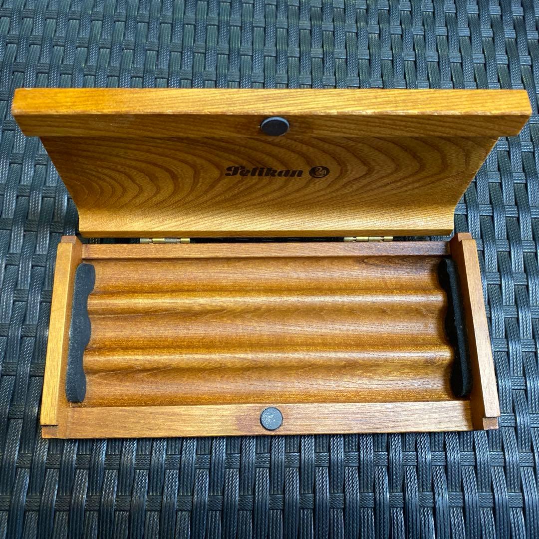 Ｐelikanペリカン木製ペンケース　万年筆入れ　 創立150年記念