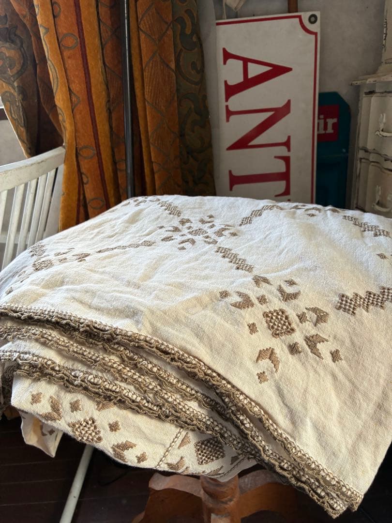 フランス　アンティーク　大判カバー　テーブル　ベッド　カバー　クロス　刺繍　B