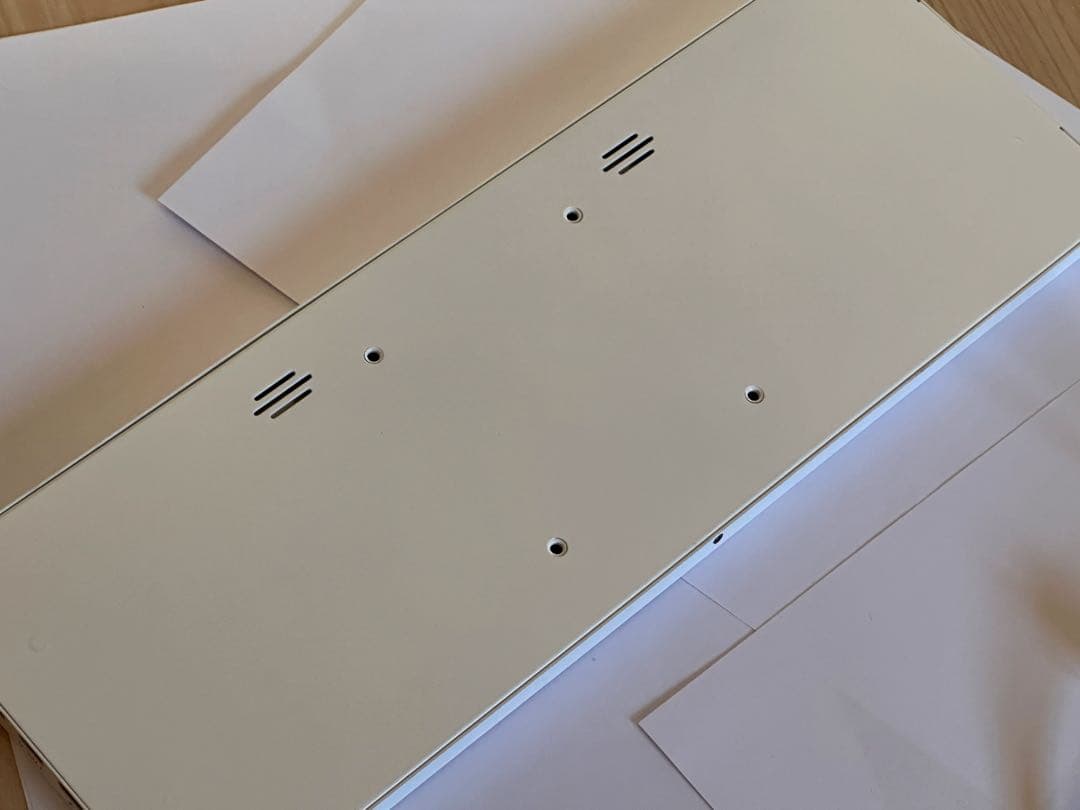 横長シャーシサブスクリーン（14インチ/4k/IPS)白