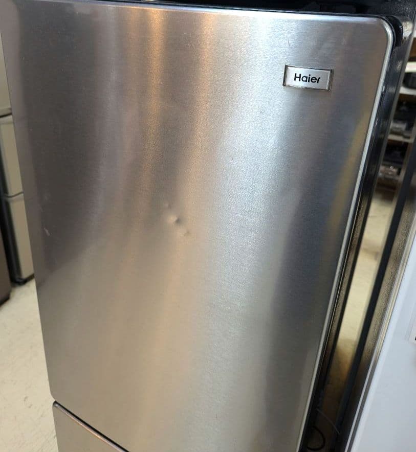 【Haier】ハイアール　冷蔵庫　2ドア　シルバー　2023年製　173L