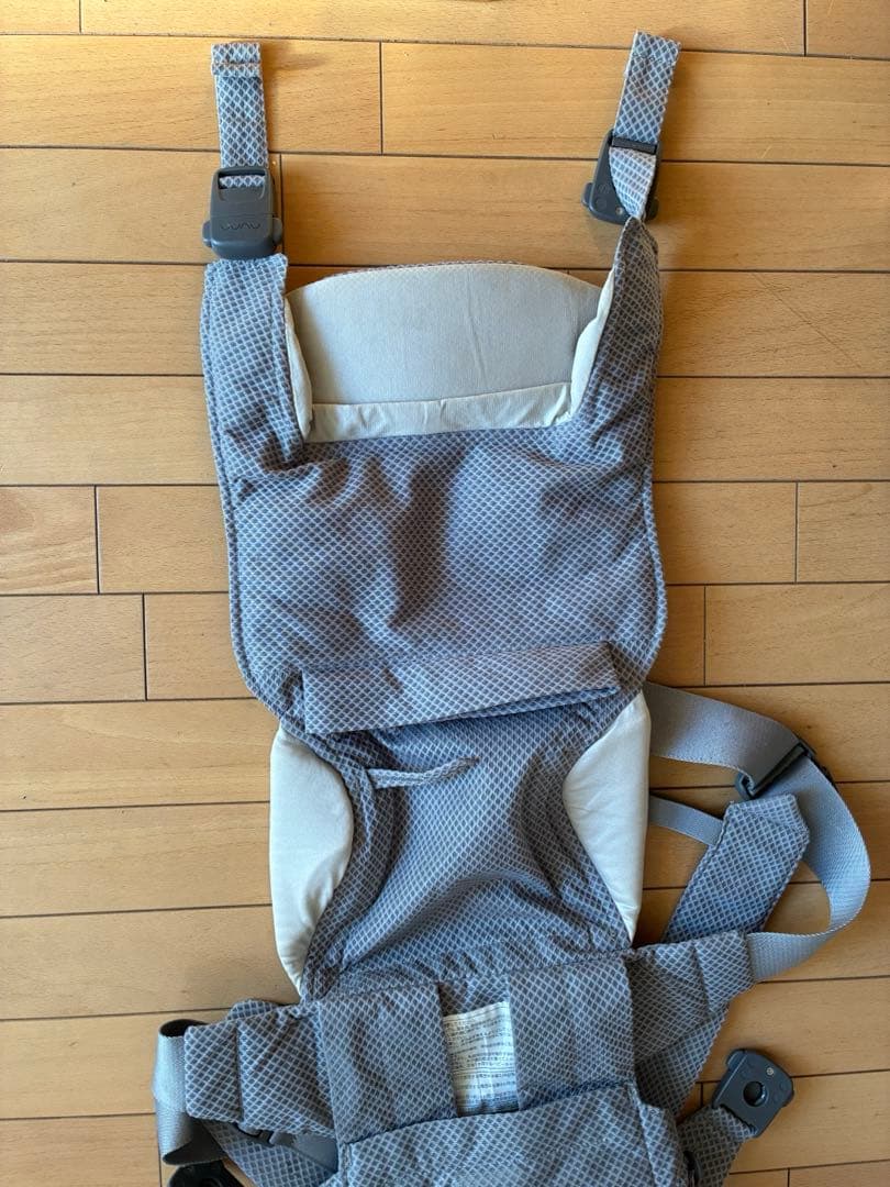 ぽちゃ様 nuna カドルクリック　抱っこ紐　グレー
