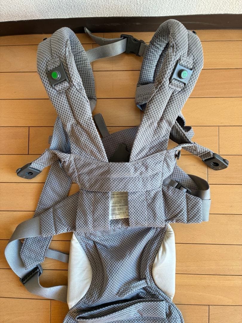 ぽちゃ様 nuna カドルクリック　抱っこ紐　グレー