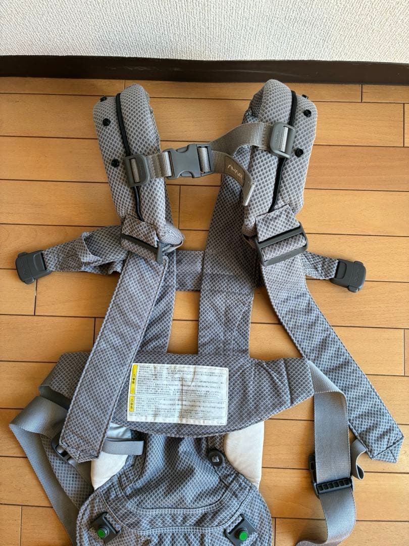 ぽちゃ様 nuna カドルクリック　抱っこ紐　グレー
