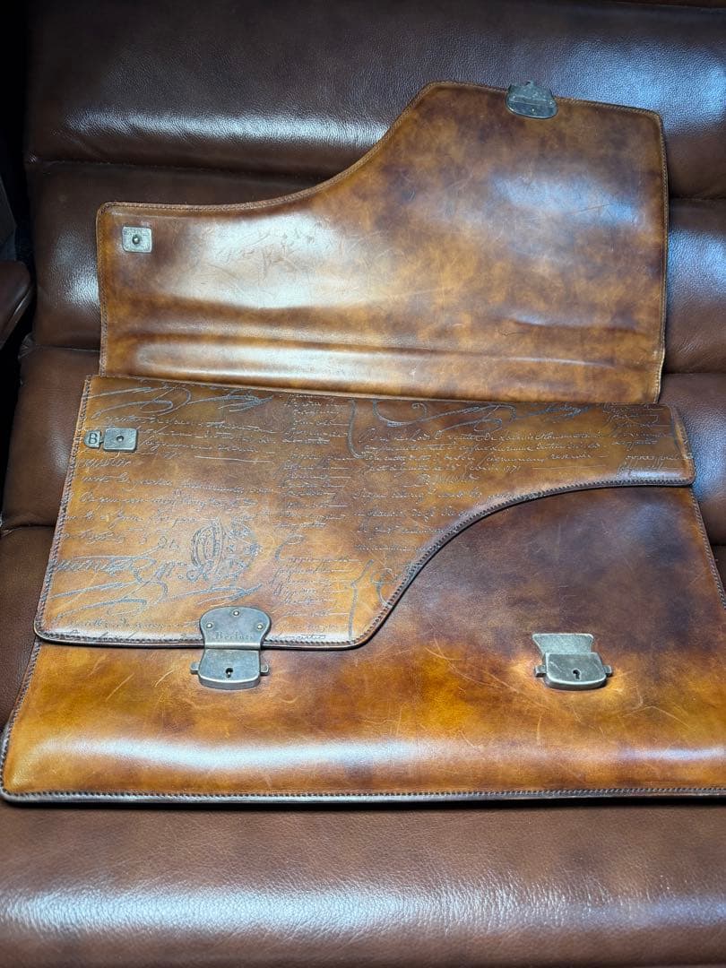 హ*様 ベルルッティ 希少 ビジネスバッグ