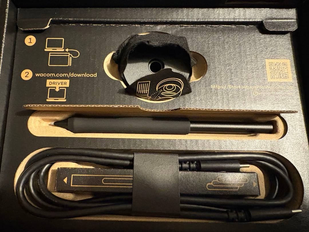 液タブ・ペンタブ Wacom Intuos Pro small 2025. PTK470K0C