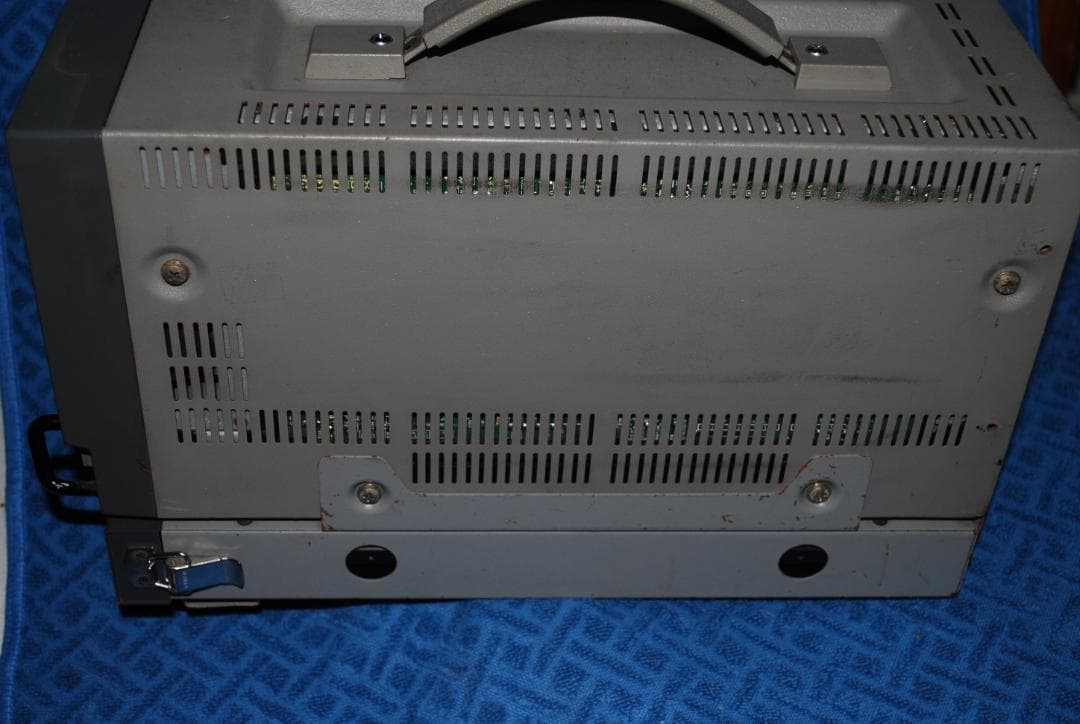 ソニー業務用カラーモニターPVM-6041Q中古ジャンク品の出品です。