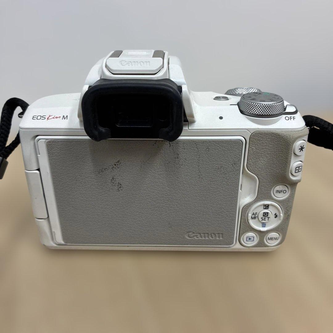 動作未確認　Canon EOS M ホワイト ミラーレスカメラ