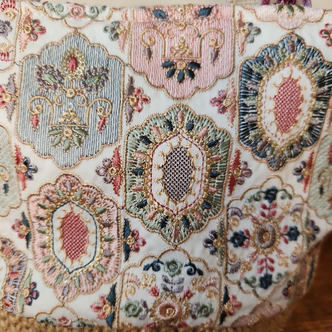 れ*ゃ様 コヤンイサムチョン　インド刺繍生地のカゴバック　ハンドメイド