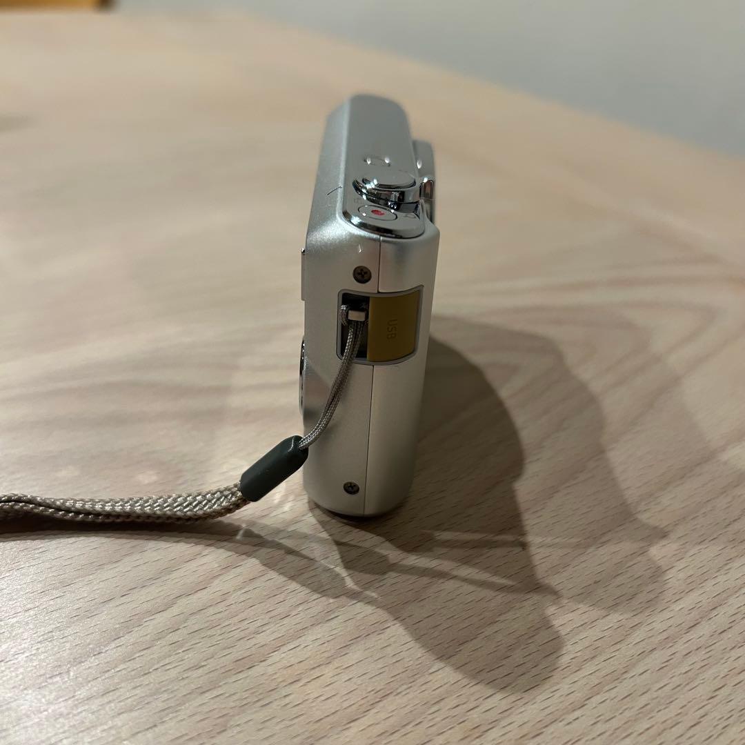 CASIO EXILIM EX-ZS180コンパクトデジタルカメラ デジカメ