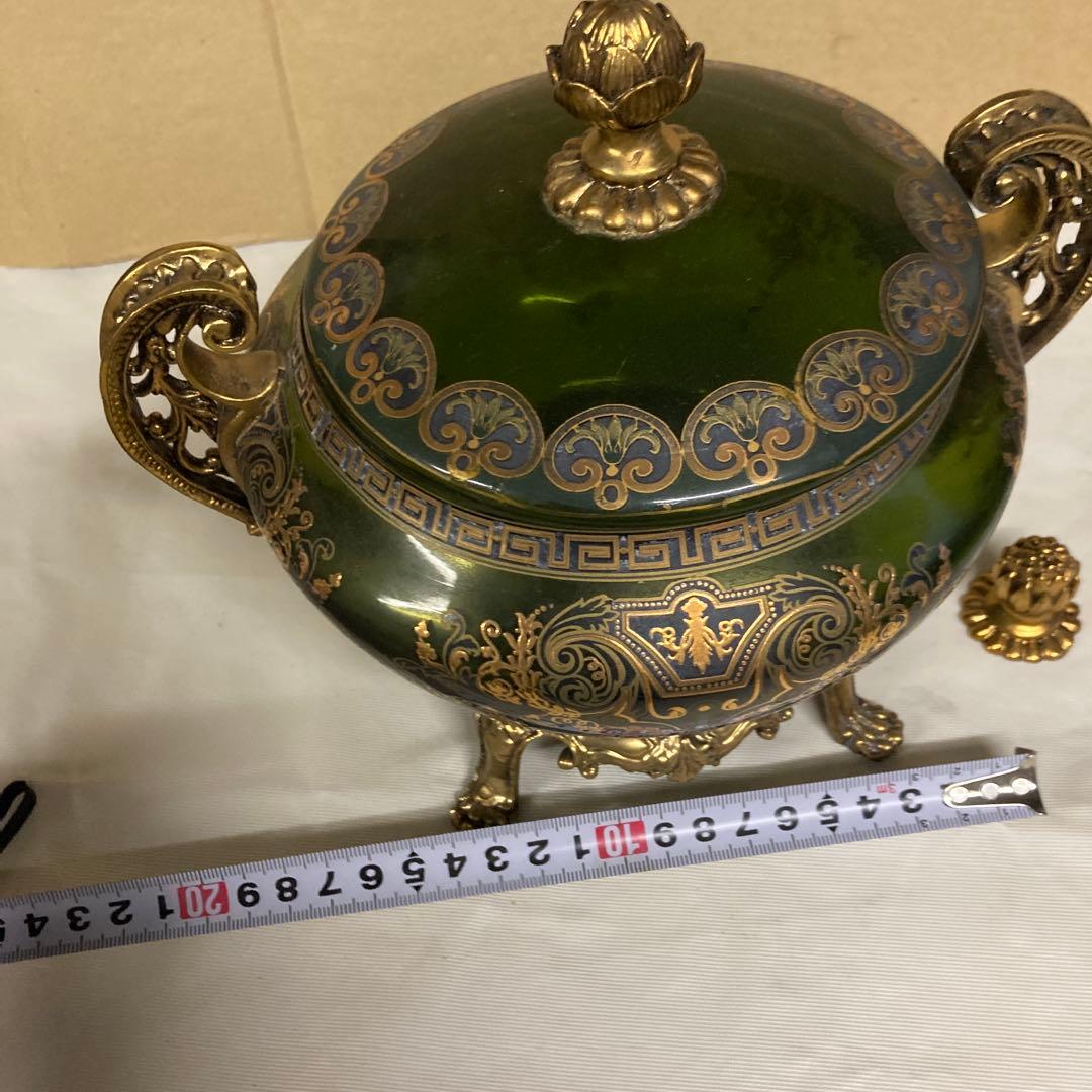 金箔装飾の緑色ガラスボウル