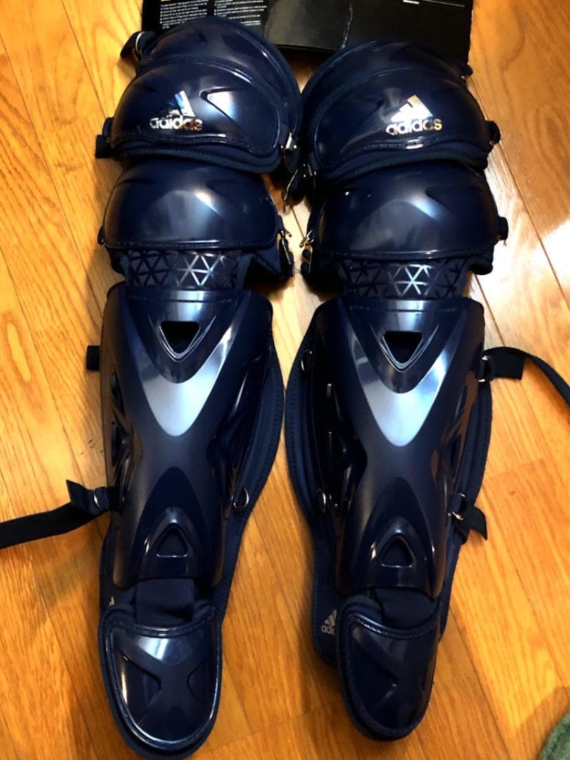 新品USA限定発売最高級☆adidasProキャッチャープロテクター＋レガース紺