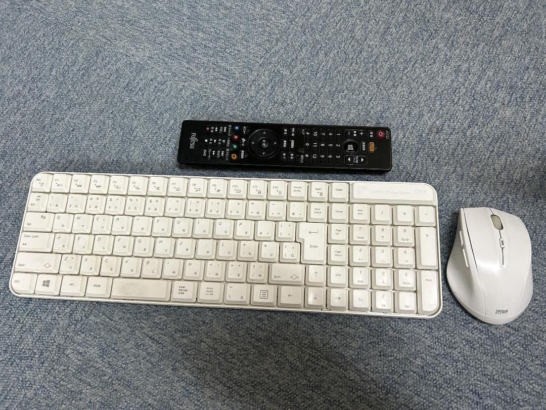 Fujitsu ESPRIMO FH70YD 23インチ一体型パソコン