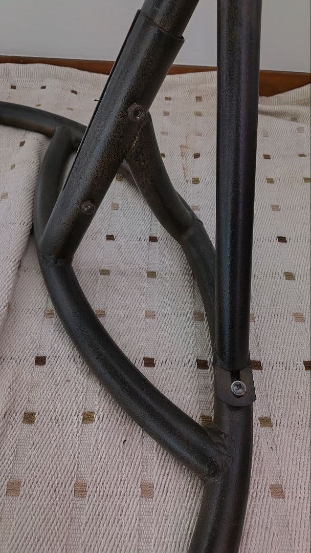 高級卵型ハンギングチェア 自立式のスタンド付き 人工ラタン（PEラタン）編み