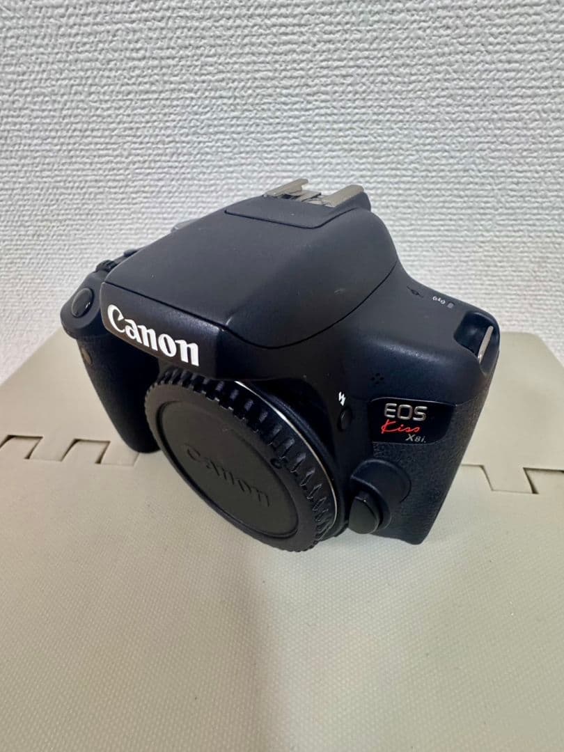 Canon EOS Kiss X8i 本体と付属品