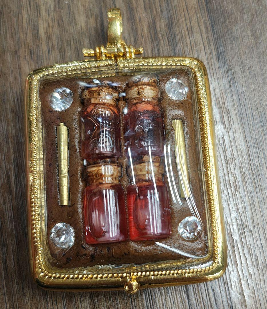 【最高級品！】タイのお守りプラクルアン！豪華キラ枠！幸運&金運アップ！！