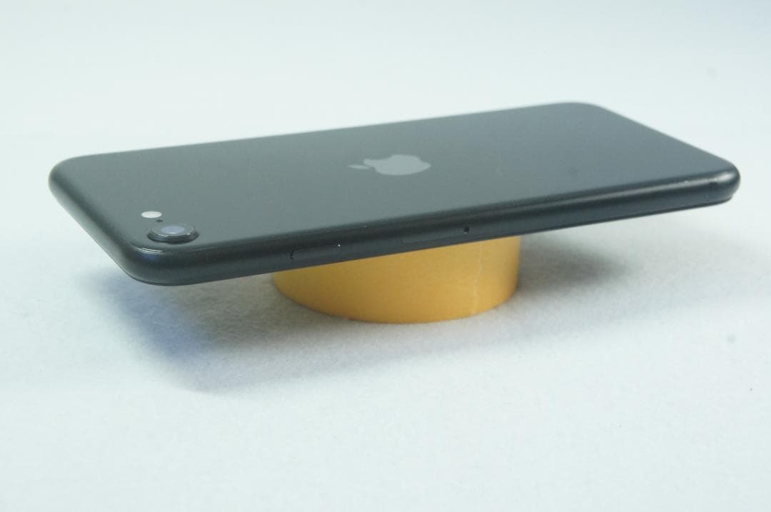 ☆☆美品　iPhone SE2 ブラック 128GB SIMフリー☆☆