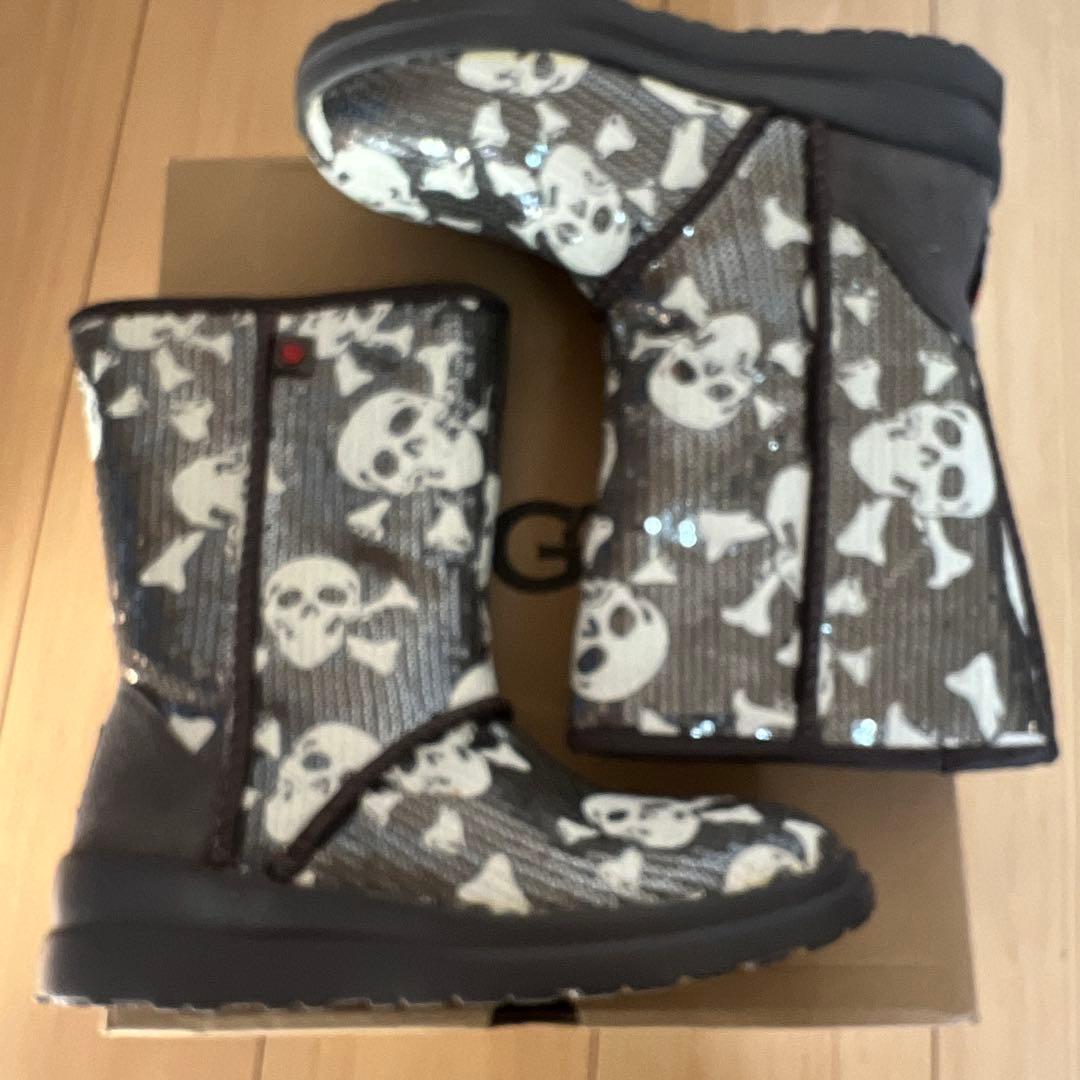 UGG スカルデザイン ムートンブーツ