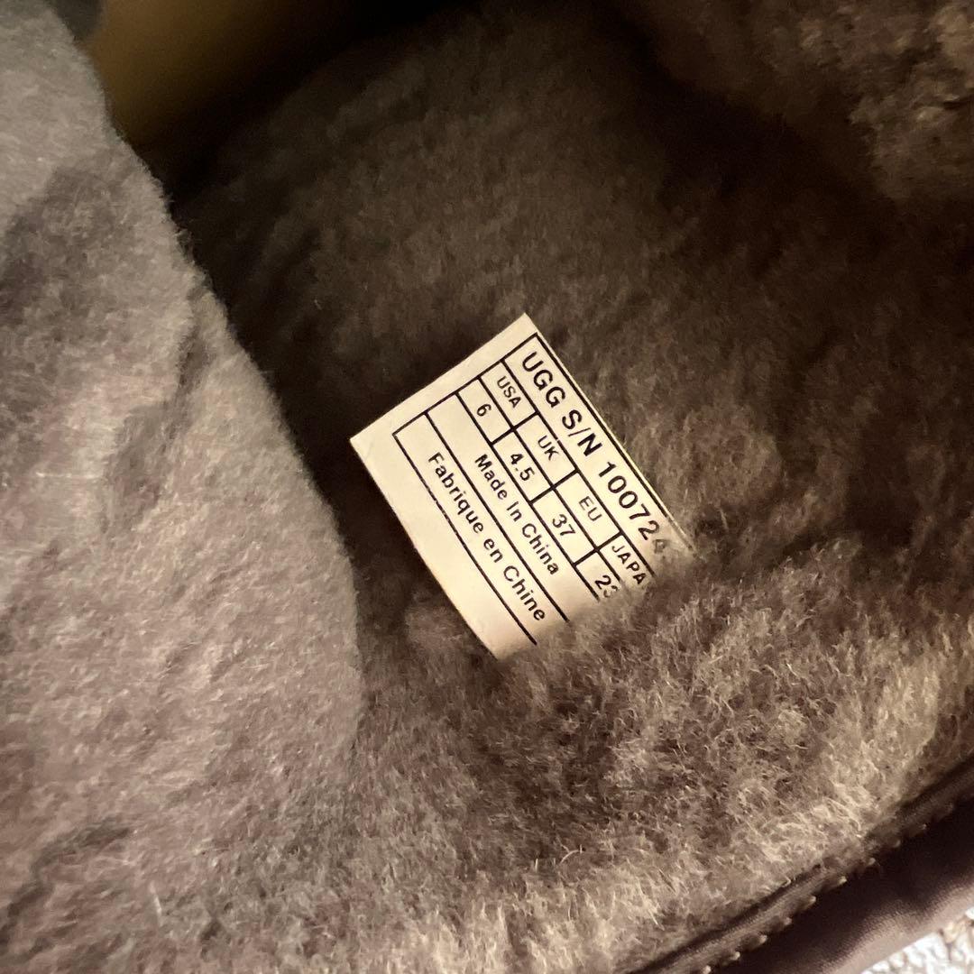 UGG スカルデザイン ムートンブーツ