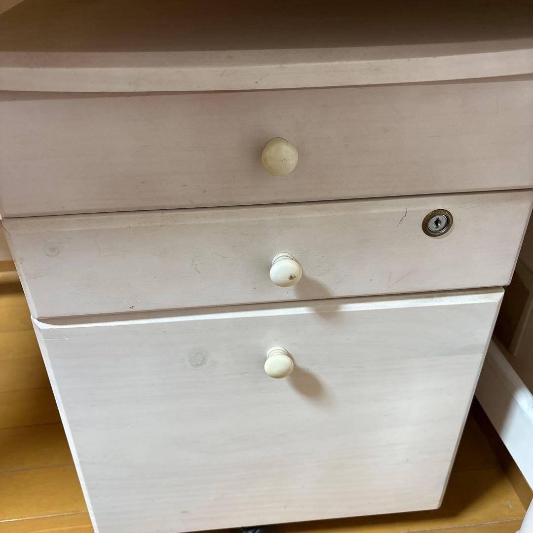 勉強机　ホワイト収納付きデスク LEDライト付き