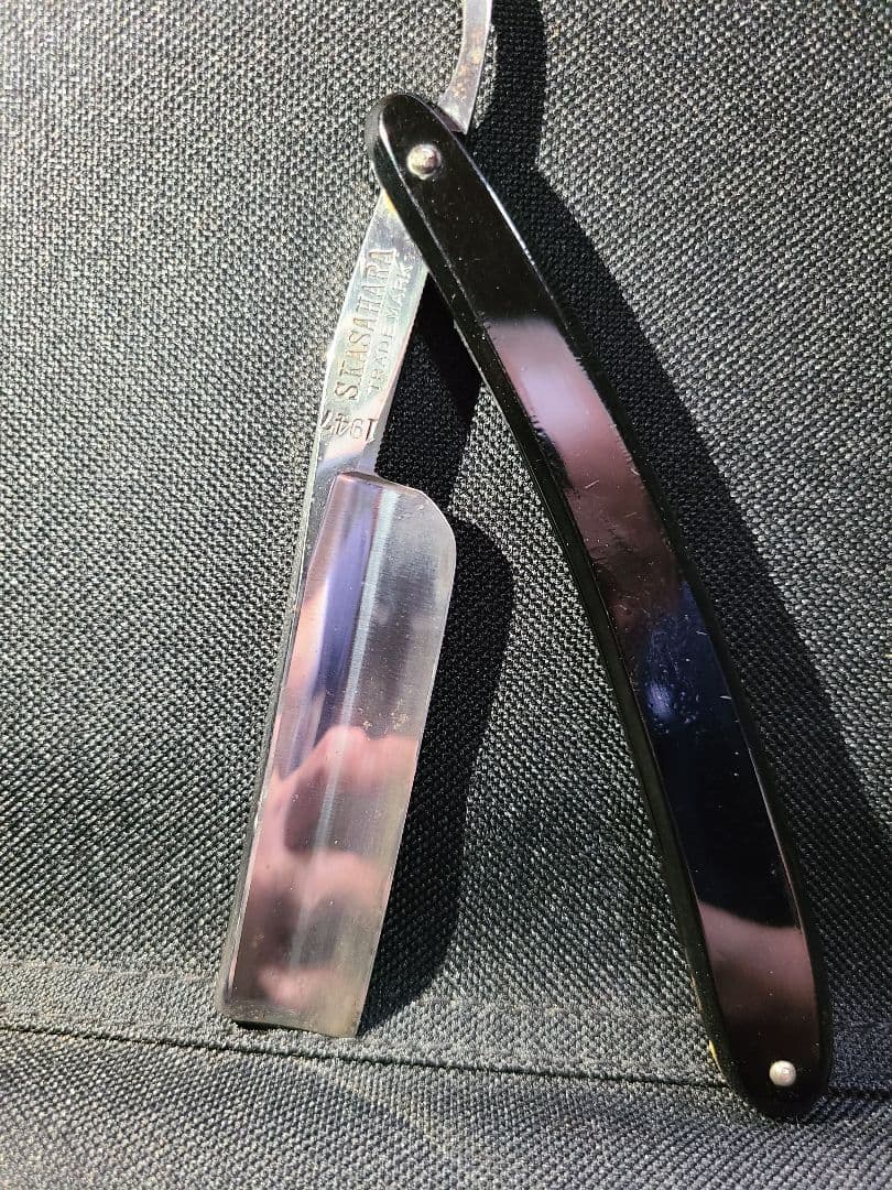 プロ理容師用剃刀　旧型　アンティーク