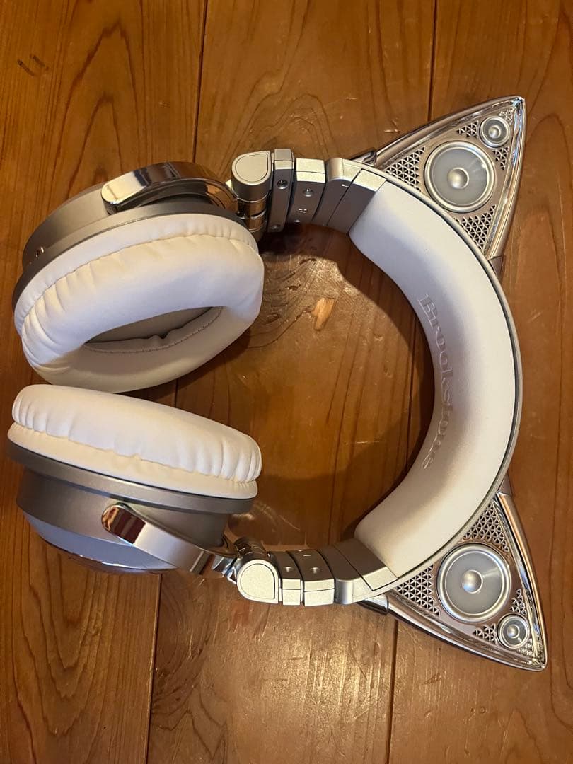 アリアナグランデコラボ限定品brookstone 猫耳ヘッドホン