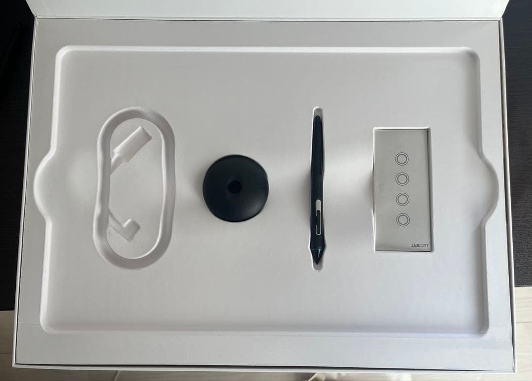 Intuos Pro Large PTH-860/K0【Wacom】