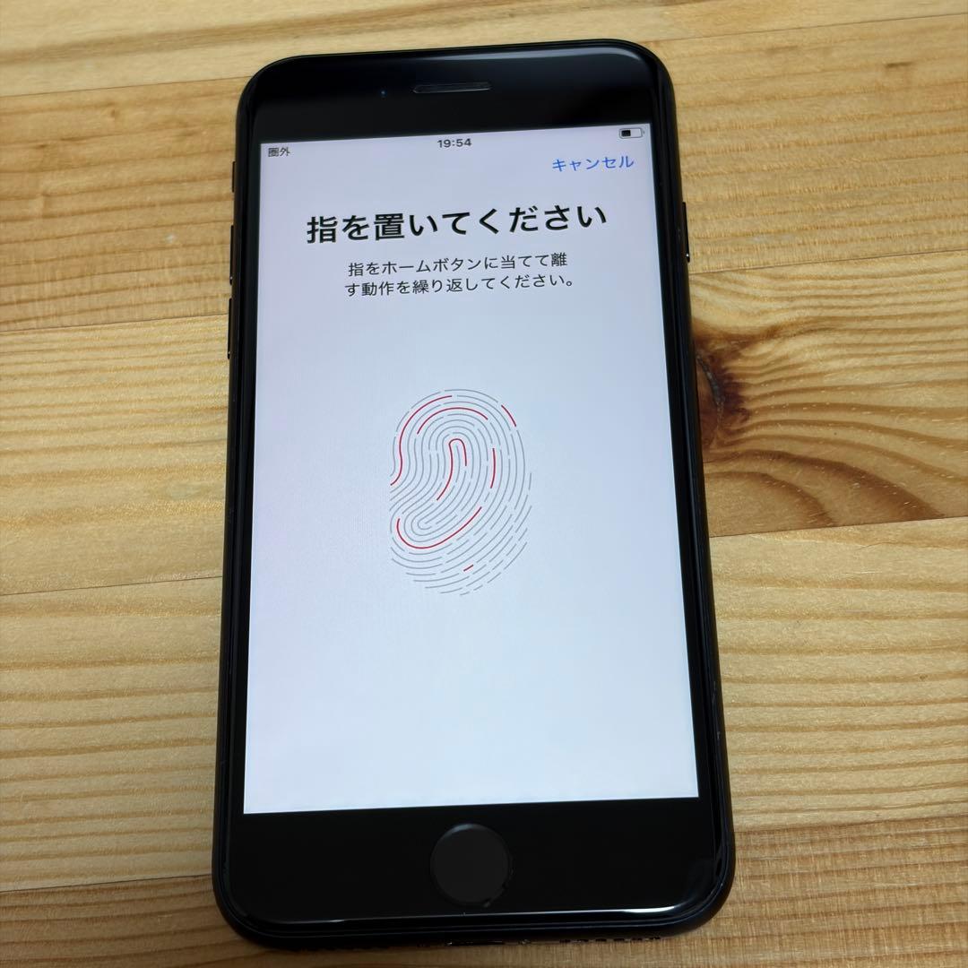 あ*ま様 バッテリー新品　iPhoneSE第3世代64GB SIMフリー　美品