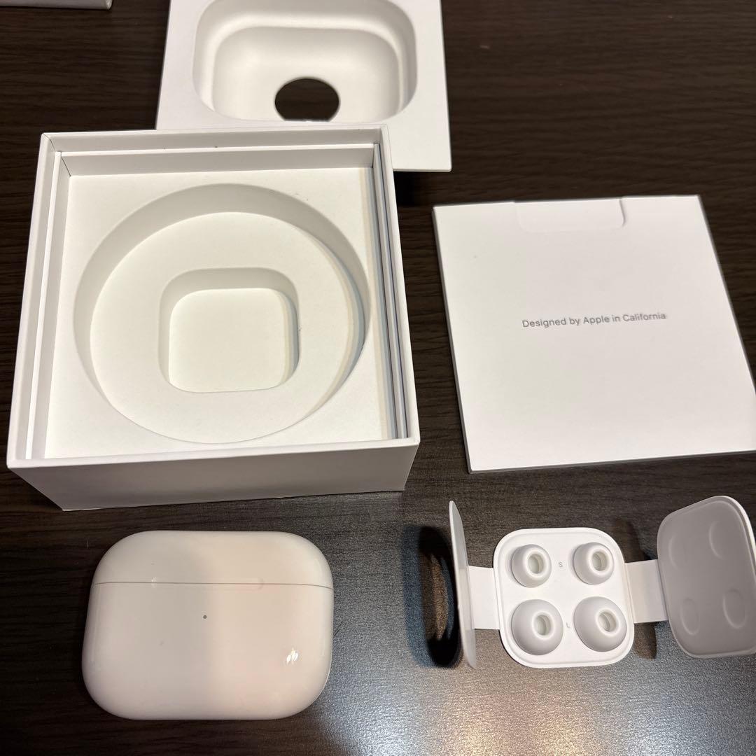 ジャンク品　AirPods Pro ワイヤレス充電ケース付き 第一世代