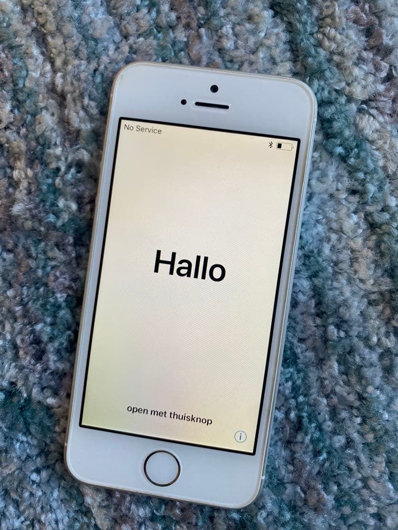 iPhone SE シルバー 最大バッテリー容量88%