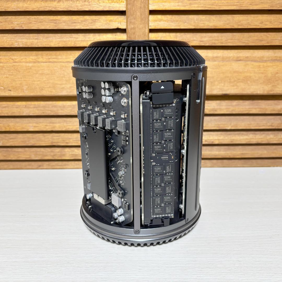 Mac Pro(Late 2013)　 3.0GHz・64GB・1TB