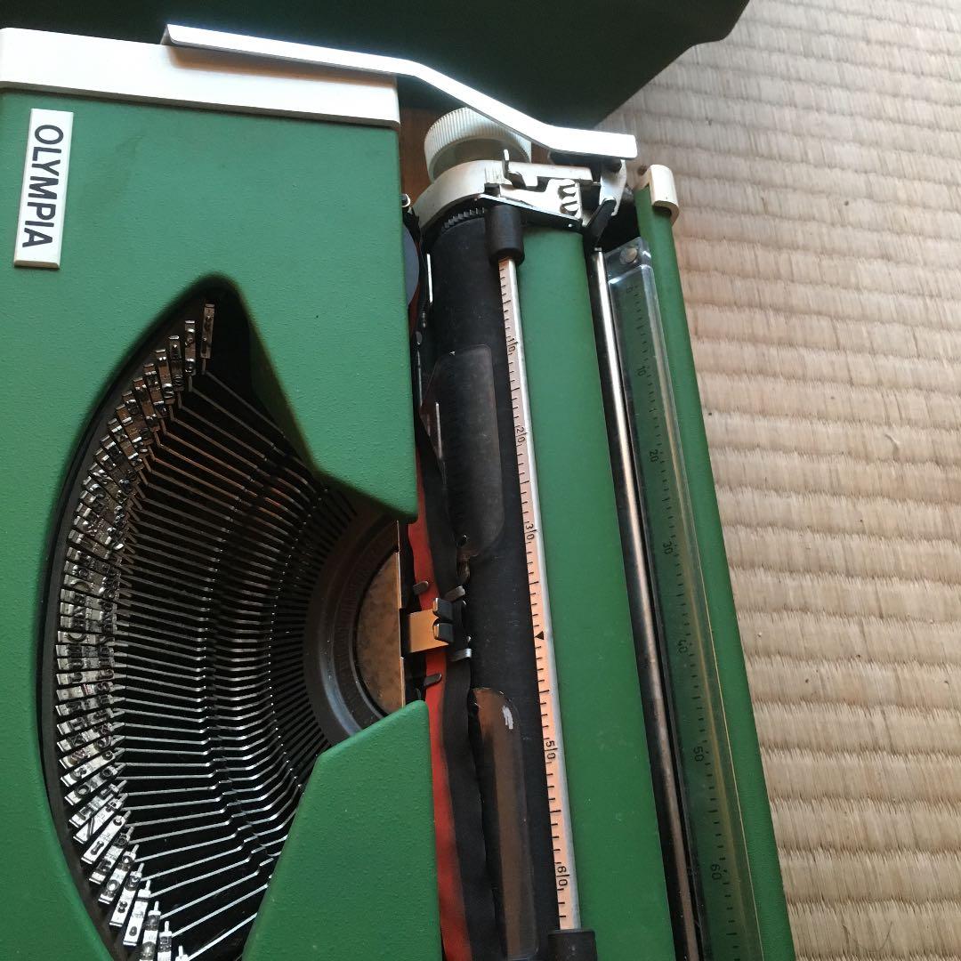 0290　英文タイプライター OLYMPIA　Traveller de Lux