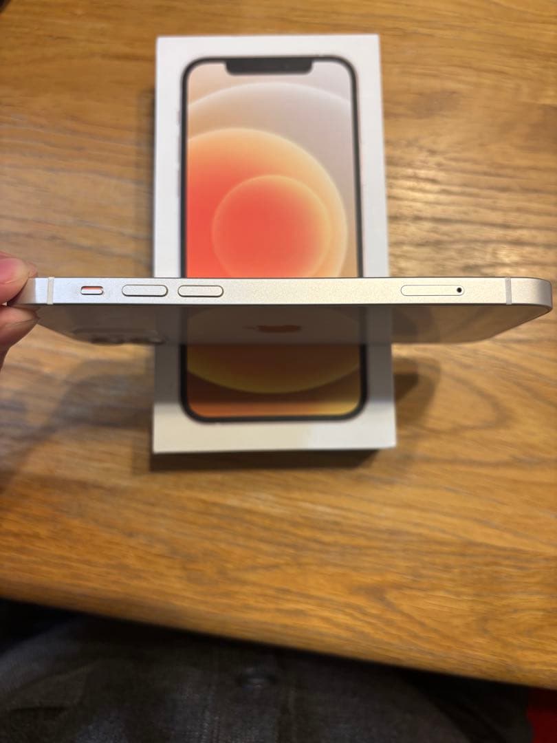 Apple iPhone 12 ホワイト 本体　64G SIMフリー